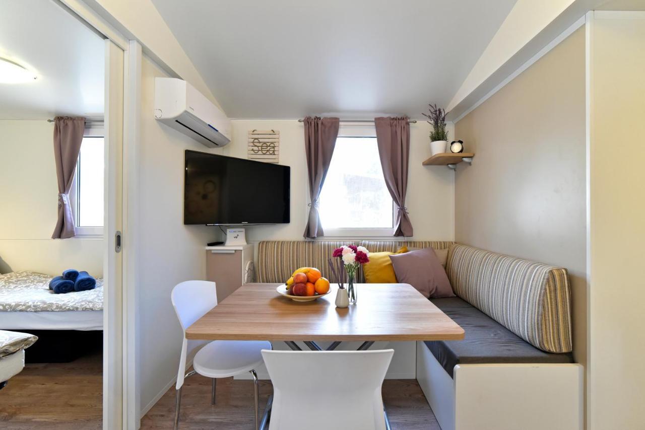 Mobile Home Posidonija Biograd Na Moru Bagian luar foto